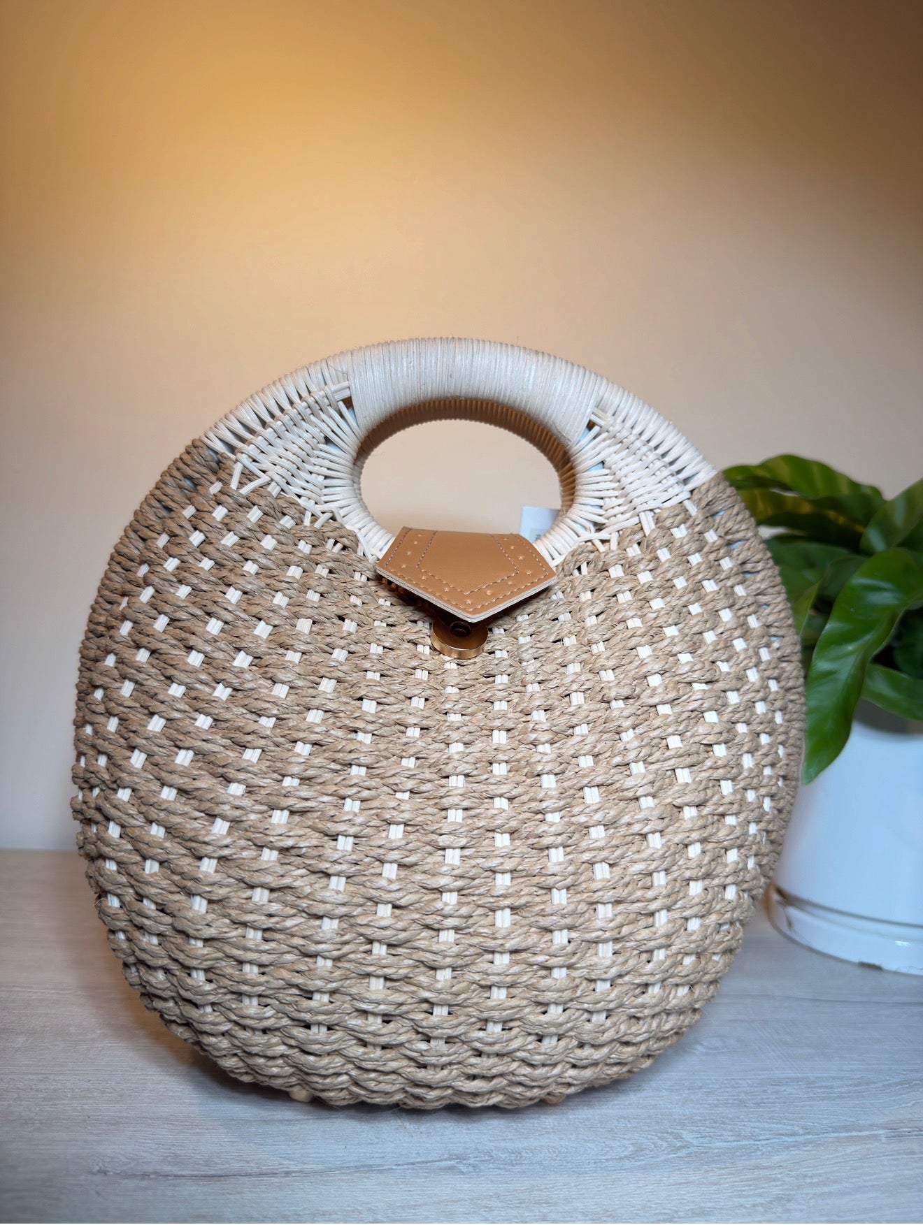 Bolso en yute, tipo esfera