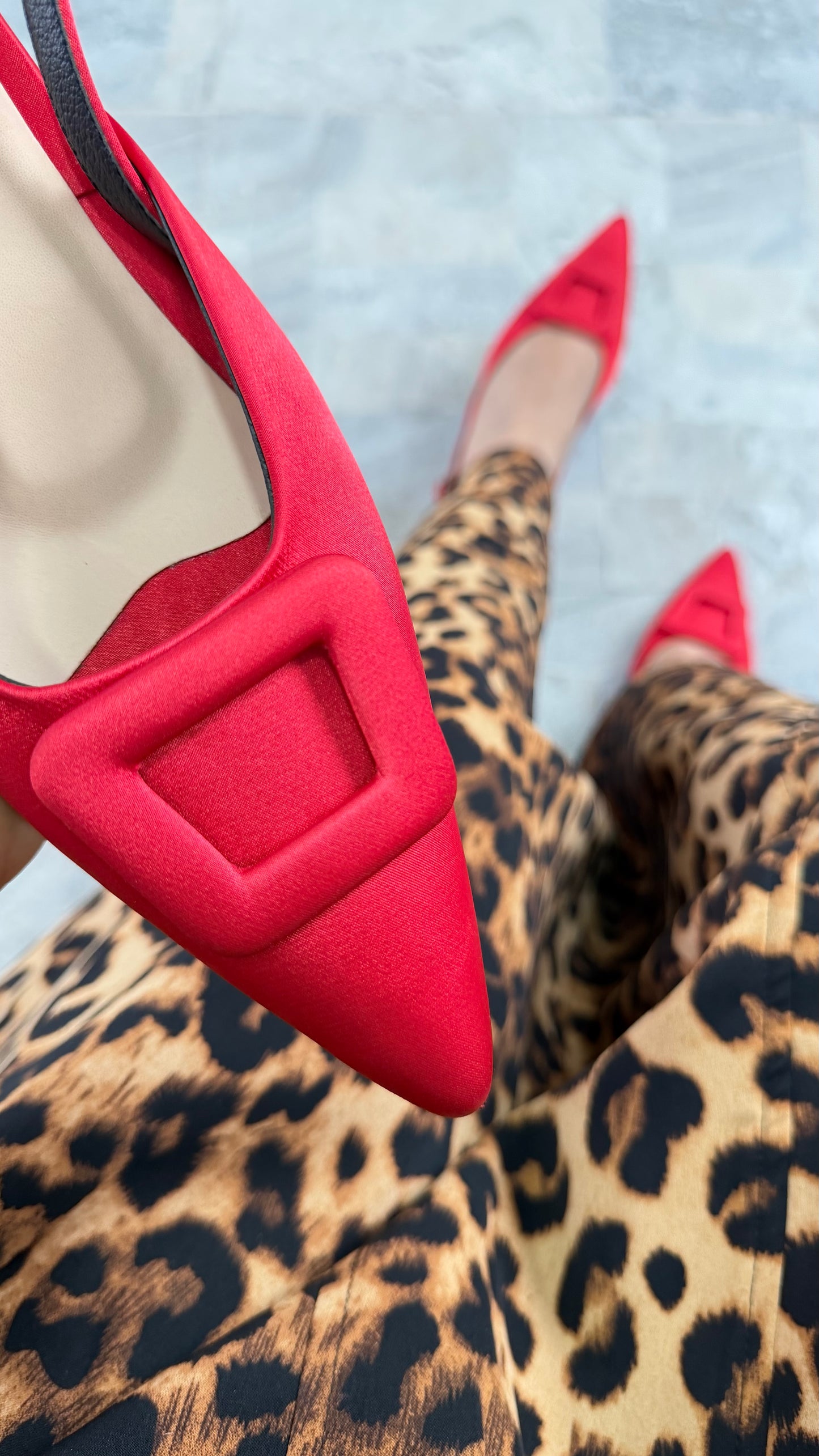 Stilettos Slingback en Satín Rojo 👠❤️