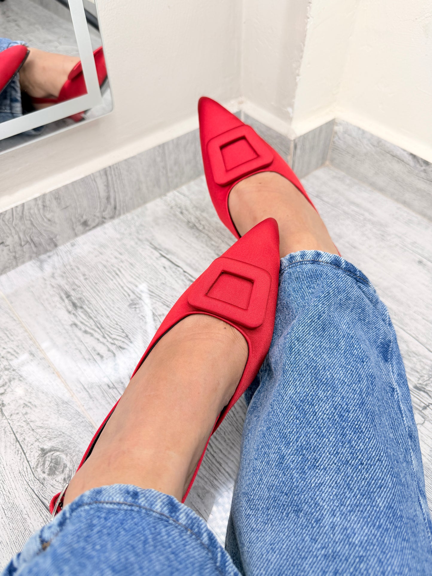 Stilettos Slingback en Satín Rojo 👠❤️
