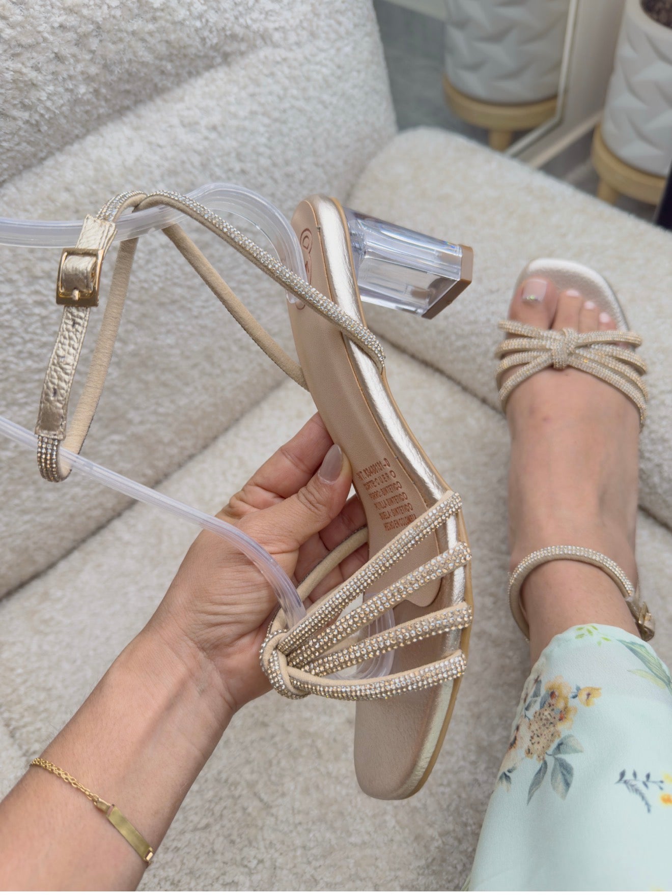 Tacón 4 tiras, altura 5 cm