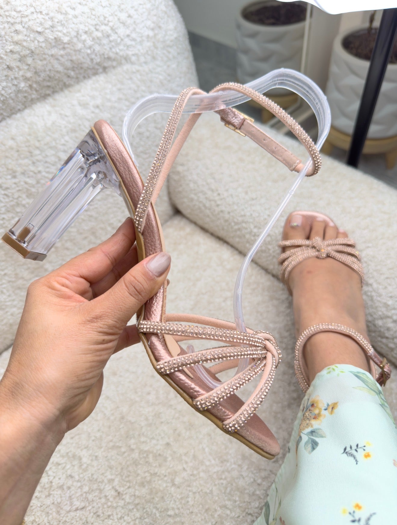 Tacón 4 tiras, altura 7 cm