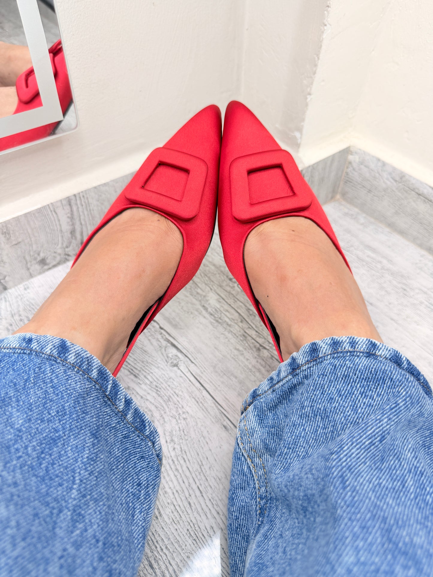 Stilettos Slingback en Satín Rojo 👠❤️