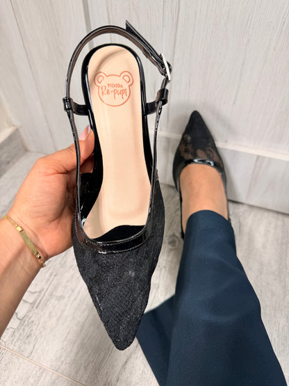 Stilettos Slingback de encaje y charol negro