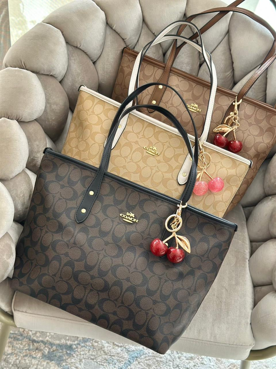 Bolso de viral con detalle de cereza 🍒
