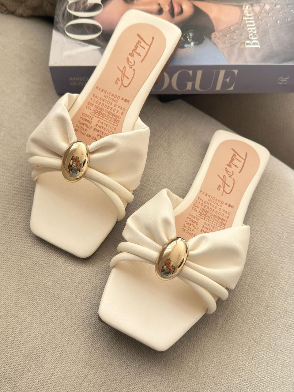 Sandalia plana minimalist gold