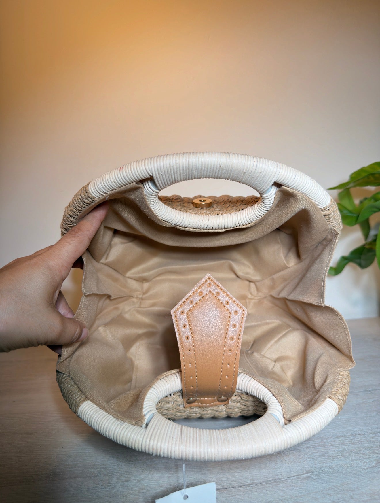 Bolso en yute, tipo esfera