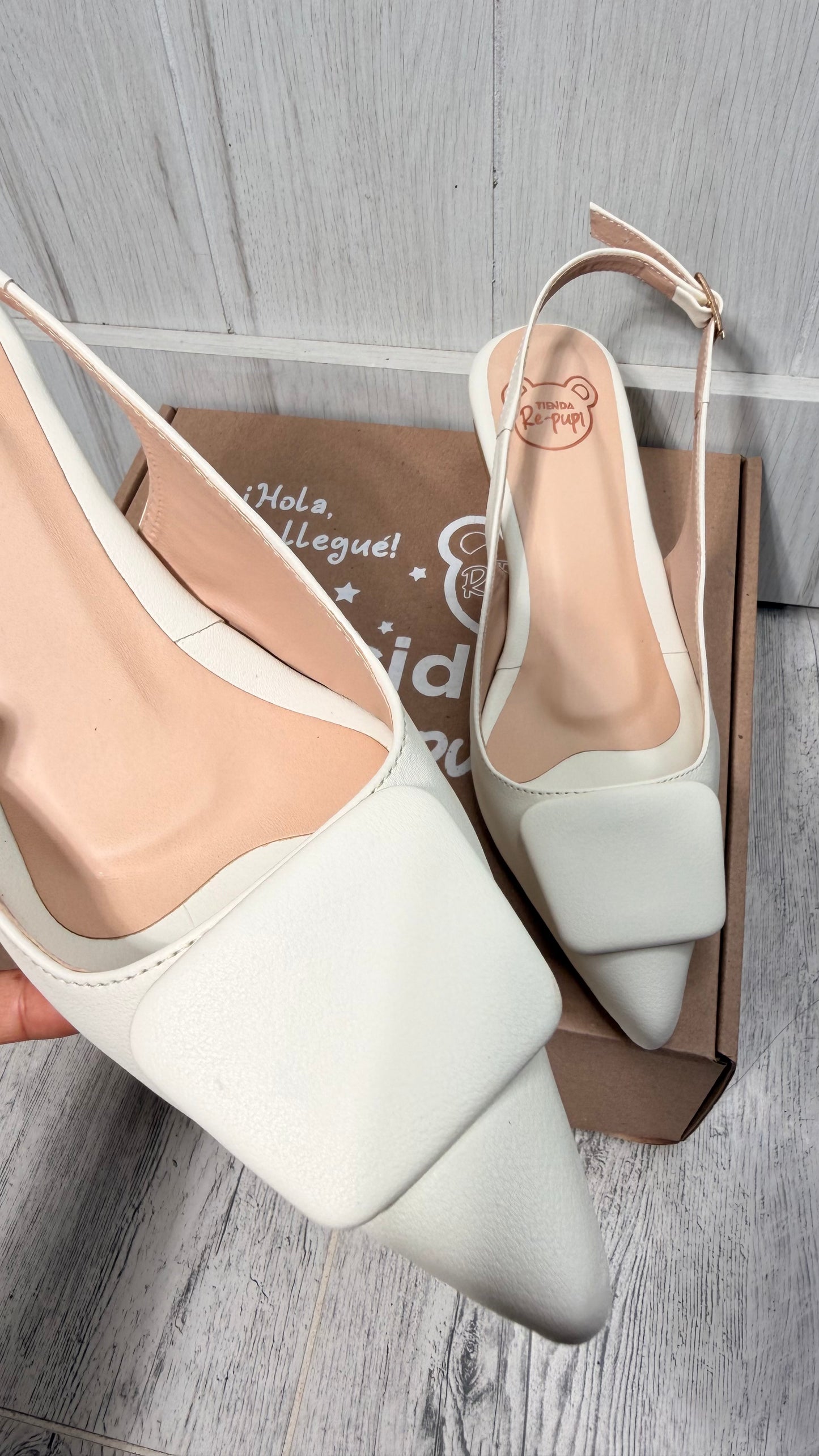 Stiletto slingback off-white