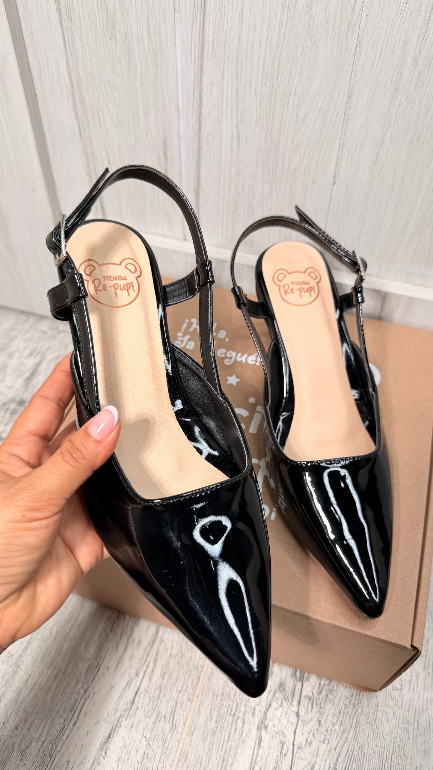 Stilettos slingback charol clásico